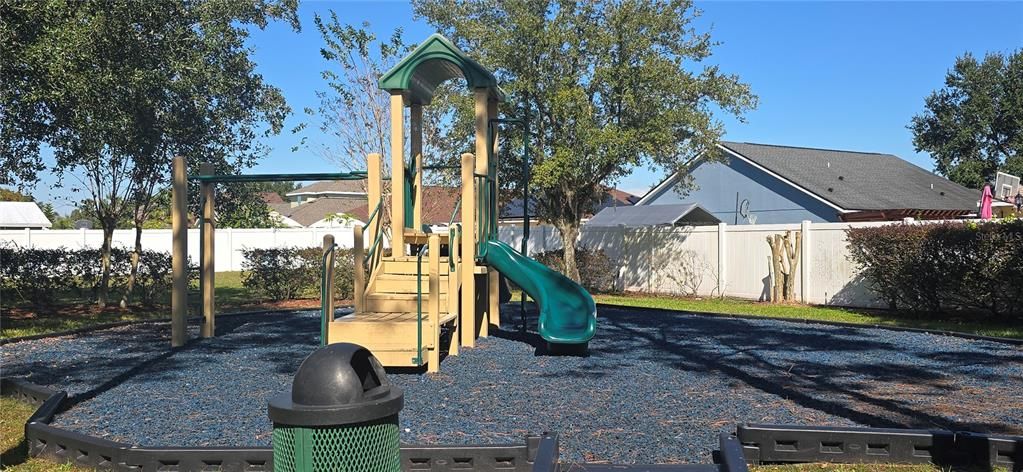 En Venta: $389,999 (4 camas, 2 baños, 2522 Pies cuadrados)