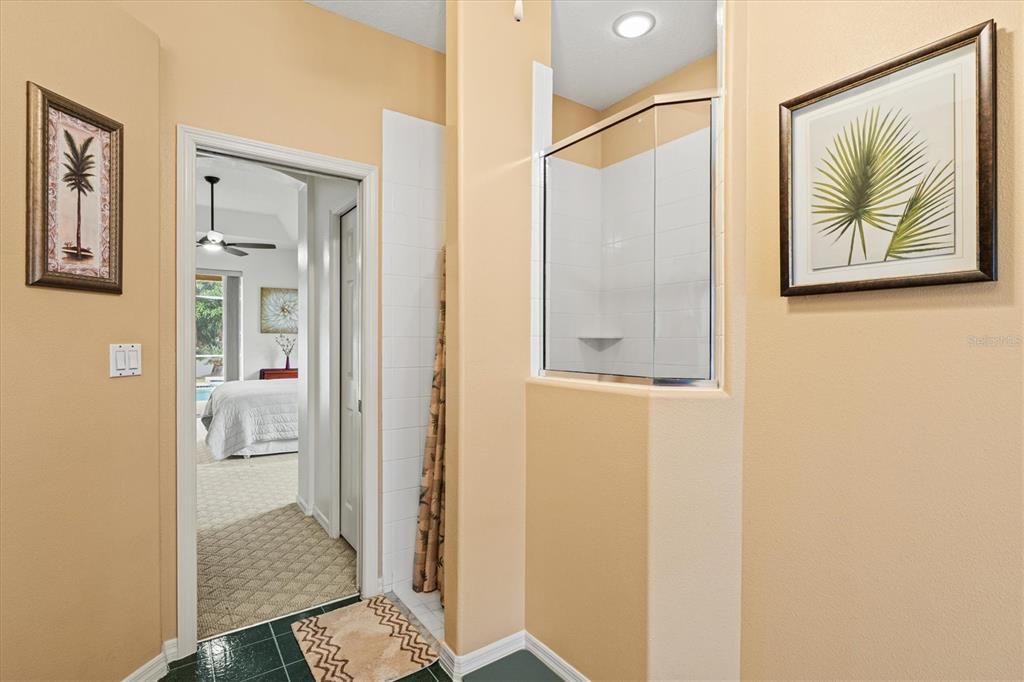 待售: $585,000 (4 贝兹, 2 浴室, 2210 平方英尺)