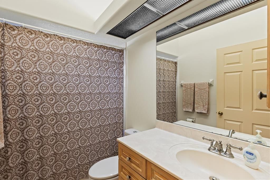 待售: $585,000 (4 贝兹, 2 浴室, 2210 平方英尺)