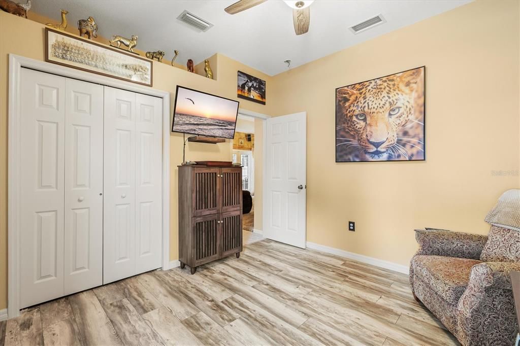 待售: $585,000 (4 贝兹, 2 浴室, 2210 平方英尺)