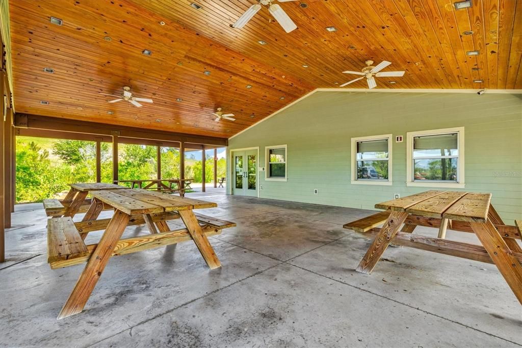 待售: $585,000 (4 贝兹, 2 浴室, 2210 平方英尺)