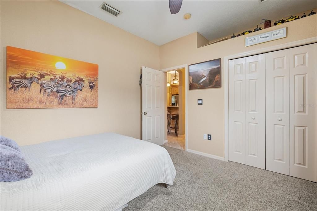 待售: $585,000 (4 贝兹, 2 浴室, 2210 平方英尺)