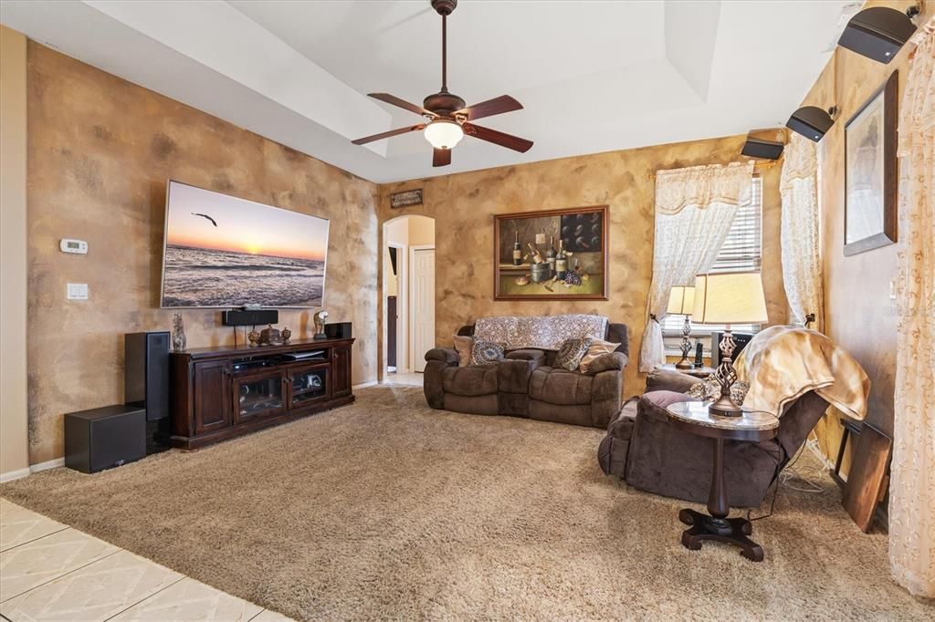 待售: $585,000 (4 贝兹, 2 浴室, 2210 平方英尺)