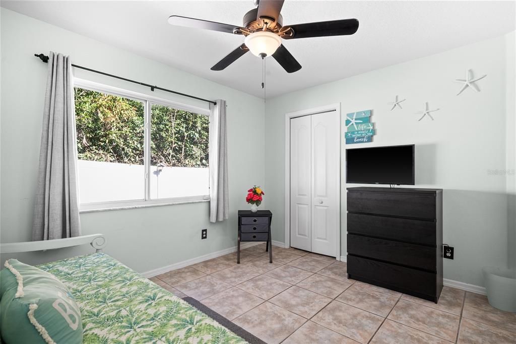 Под контрактом: $450,000 (3 спален, 2 ванн, 2214 Квадратных фут)