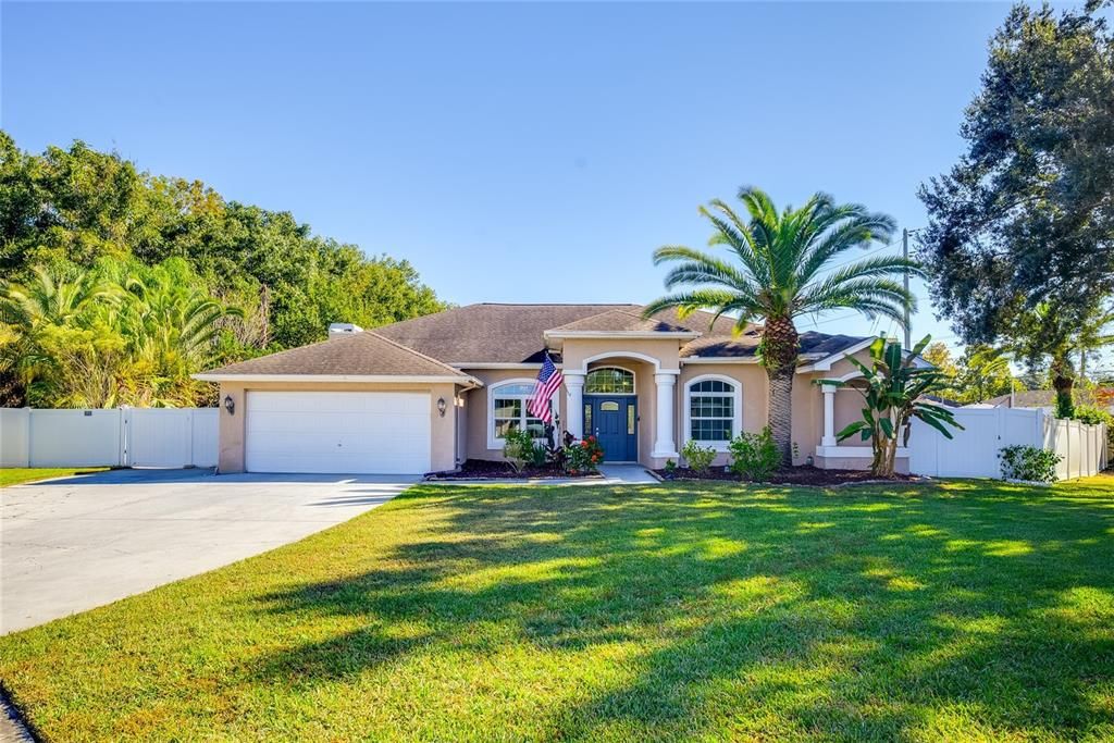 Под контрактом: $450,000 (3 спален, 2 ванн, 2214 Квадратных фут)