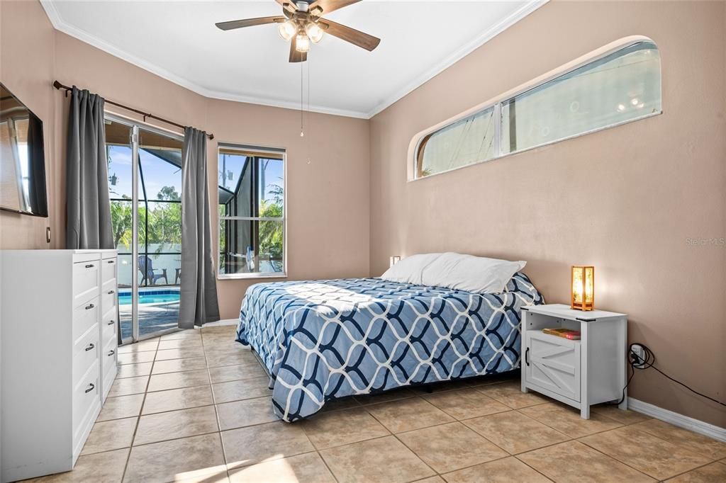 Под контрактом: $450,000 (3 спален, 2 ванн, 2214 Квадратных фут)