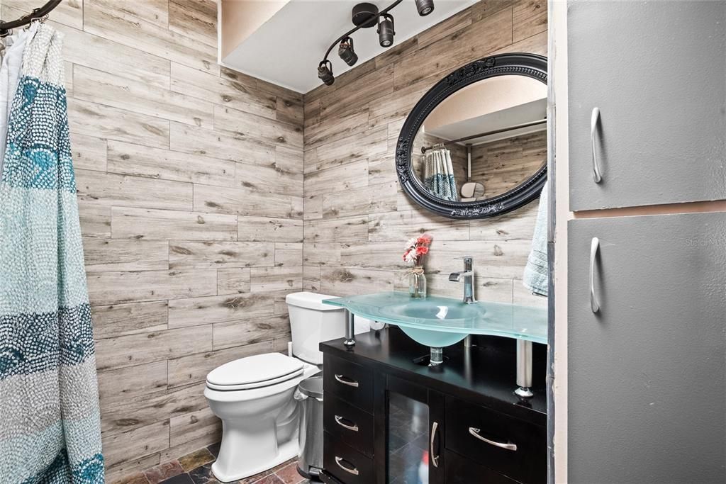 Под контрактом: $450,000 (3 спален, 2 ванн, 2214 Квадратных фут)