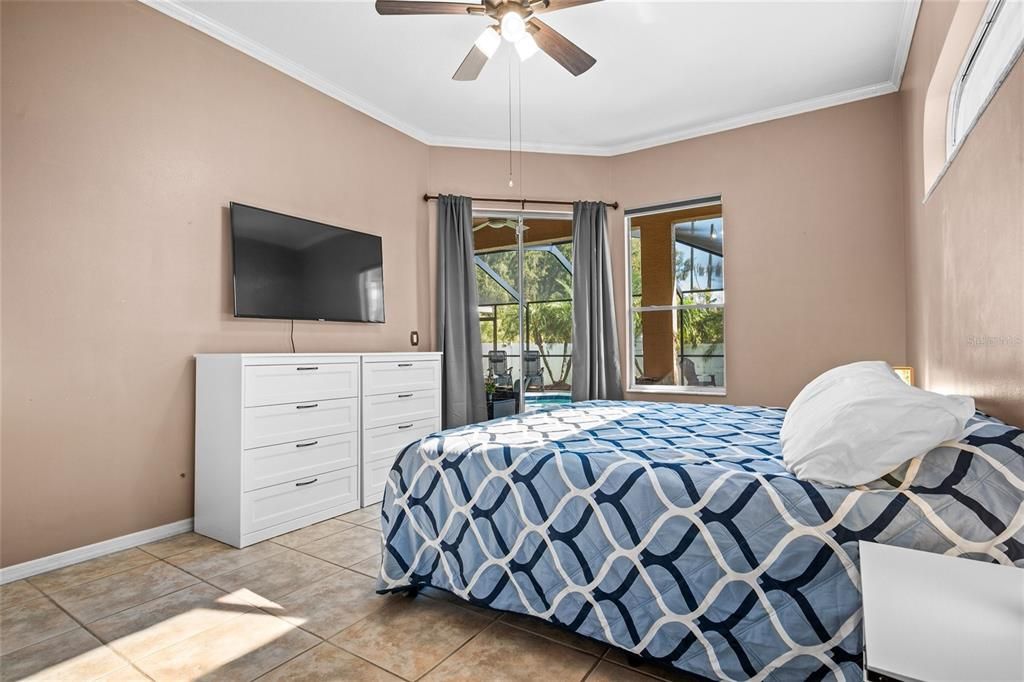 Под контрактом: $450,000 (3 спален, 2 ванн, 2214 Квадратных фут)