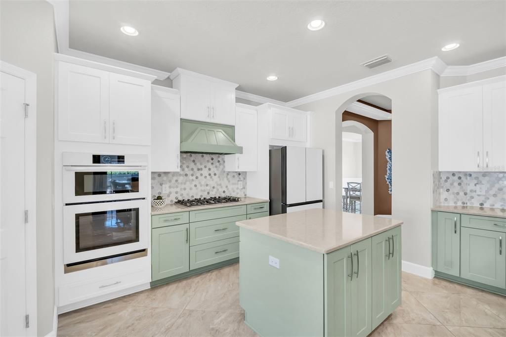 For Sale: $985,000 (4 beds, 3 baths, 2902 Square Feet)