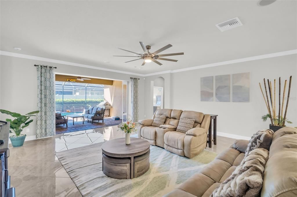 For Sale: $985,000 (4 beds, 3 baths, 2902 Square Feet)