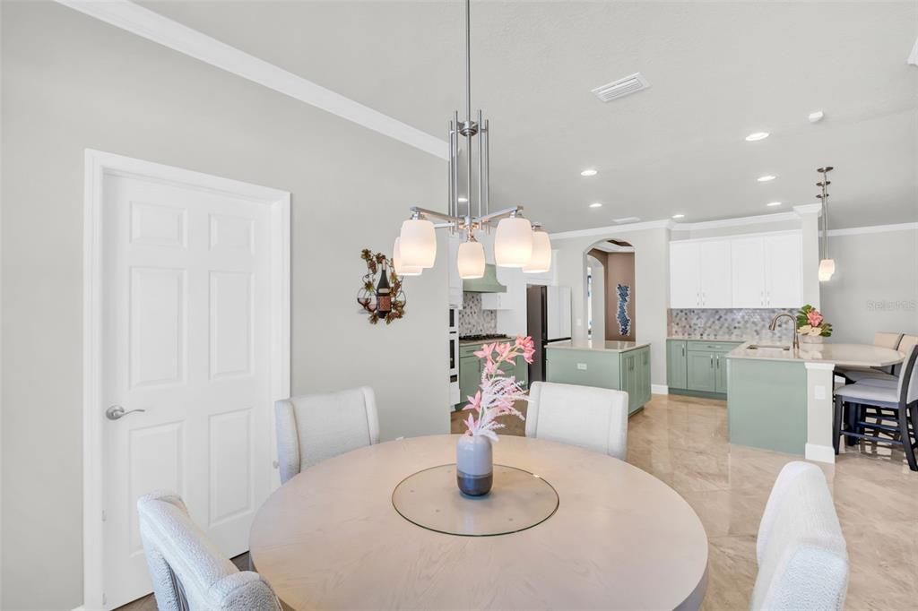 For Sale: $985,000 (4 beds, 3 baths, 2902 Square Feet)