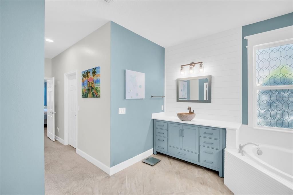 For Sale: $985,000 (4 beds, 3 baths, 2902 Square Feet)