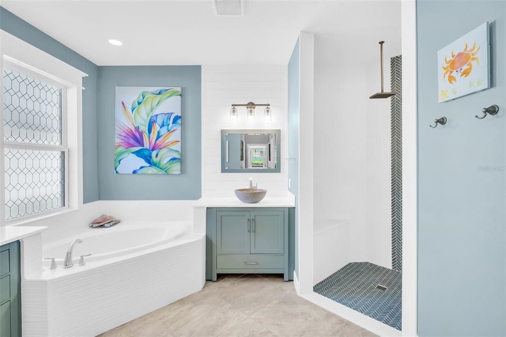 For Sale: $985,000 (4 beds, 3 baths, 2902 Square Feet)