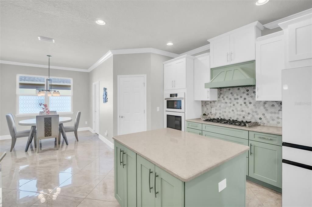 For Sale: $985,000 (4 beds, 3 baths, 2902 Square Feet)