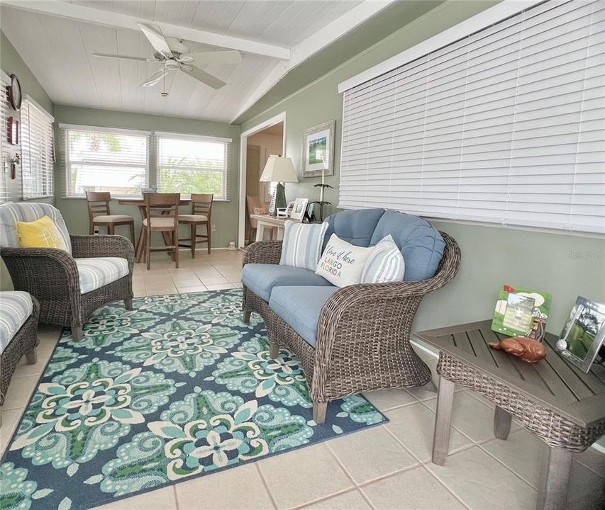 Active With Contract: $174,900 (2 beds, 2 baths, 1208 Square Feet)