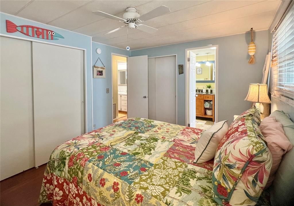 Active With Contract: $174,900 (2 beds, 2 baths, 1208 Square Feet)