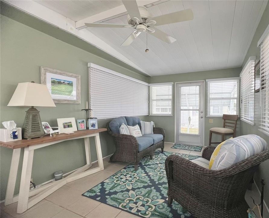 Active With Contract: $174,900 (2 beds, 2 baths, 1208 Square Feet)