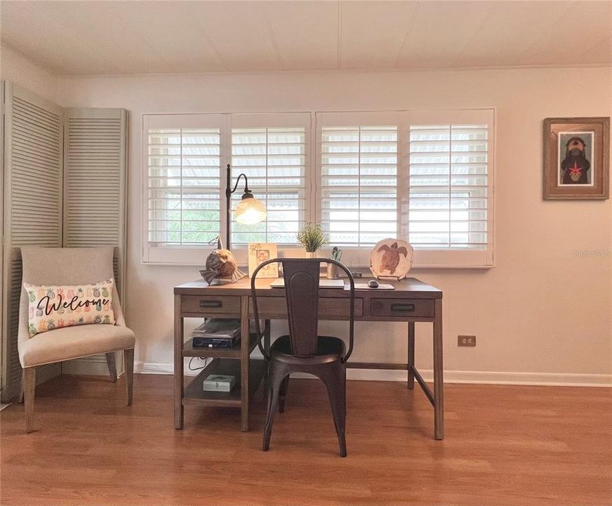 Active With Contract: $174,900 (2 beds, 2 baths, 1208 Square Feet)