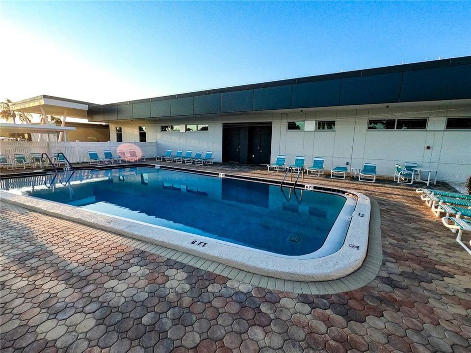 Active With Contract: $174,900 (2 beds, 2 baths, 1208 Square Feet)