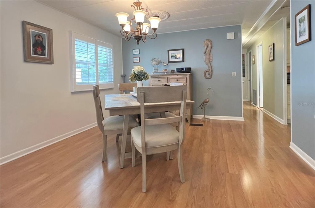 Active With Contract: $174,900 (2 beds, 2 baths, 1208 Square Feet)