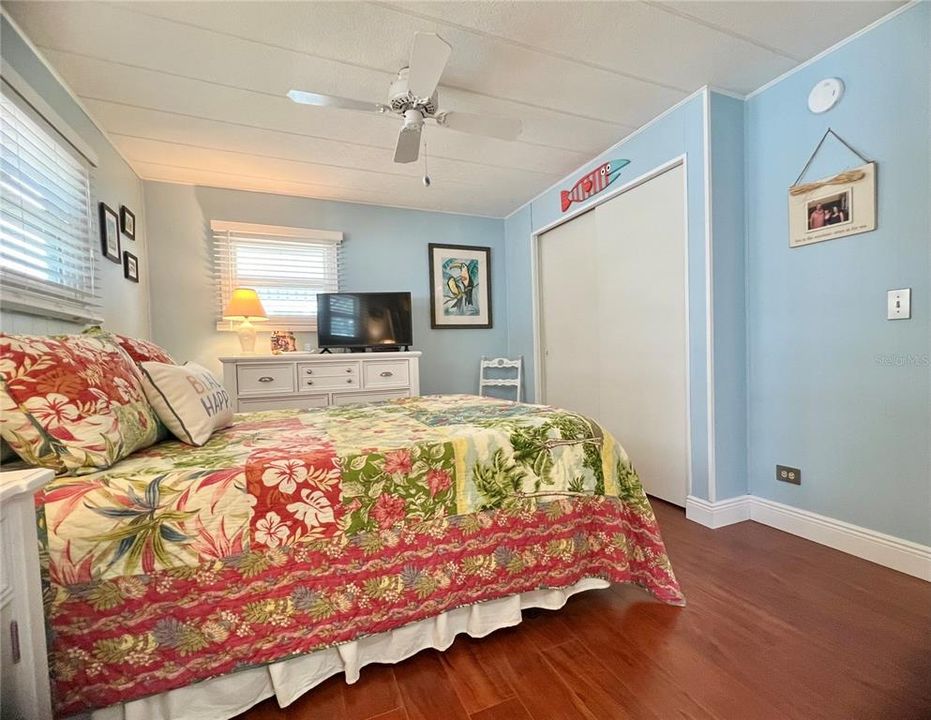 Active With Contract: $174,900 (2 beds, 2 baths, 1208 Square Feet)