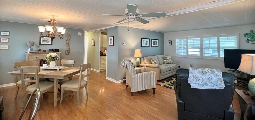 Active With Contract: $174,900 (2 beds, 2 baths, 1208 Square Feet)