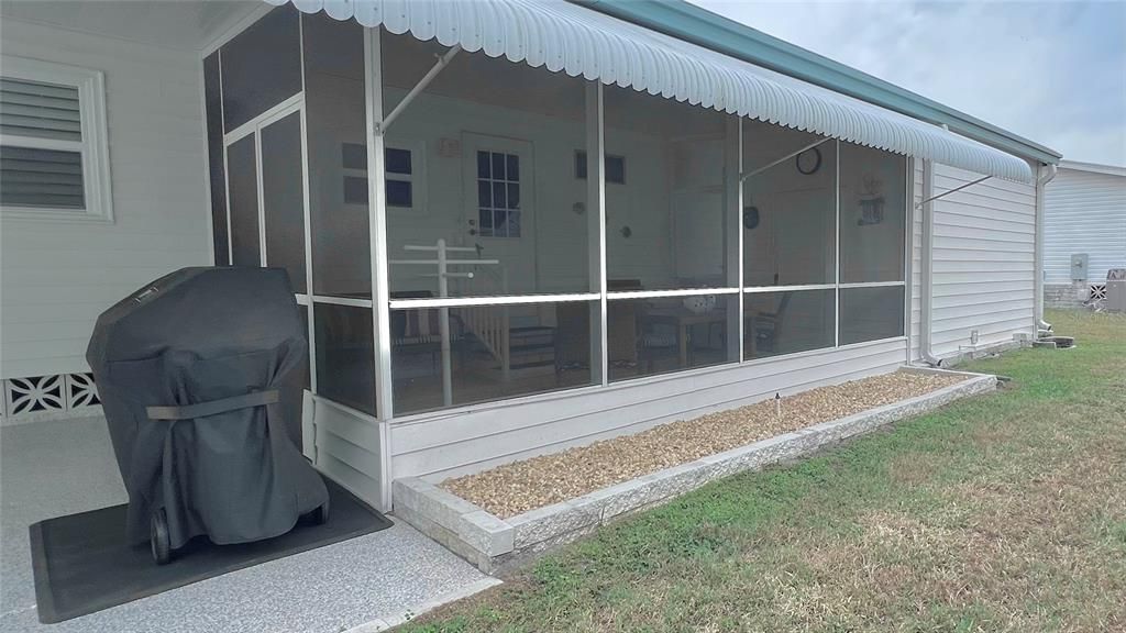 Active With Contract: $174,900 (2 beds, 2 baths, 1208 Square Feet)