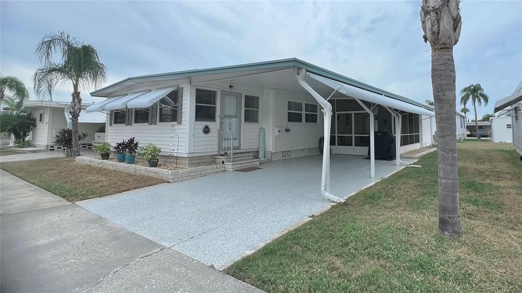 Active With Contract: $174,900 (2 beds, 2 baths, 1208 Square Feet)