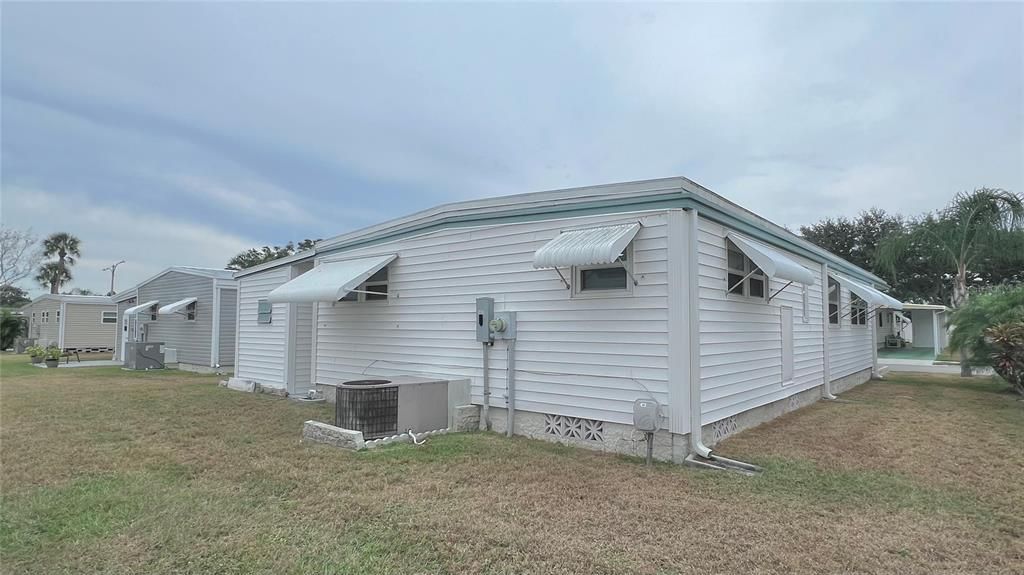 Active With Contract: $174,900 (2 beds, 2 baths, 1208 Square Feet)