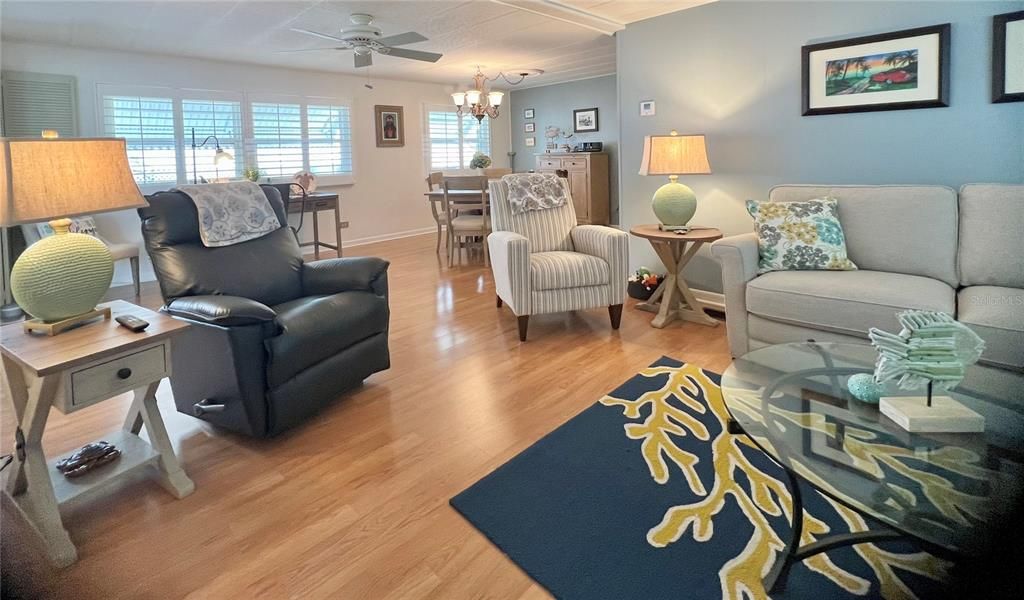 Active With Contract: $174,900 (2 beds, 2 baths, 1208 Square Feet)