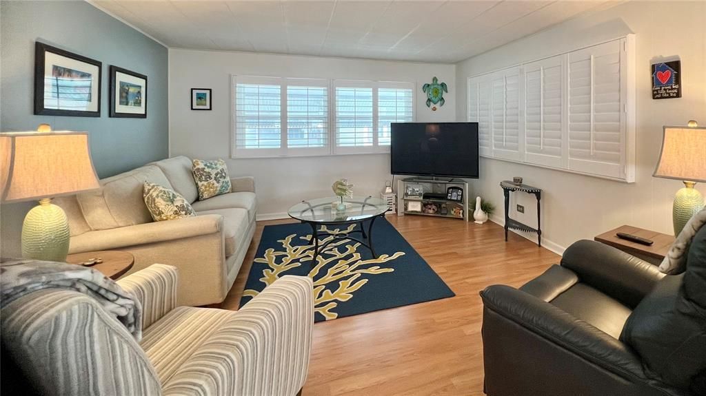 Active With Contract: $174,900 (2 beds, 2 baths, 1208 Square Feet)