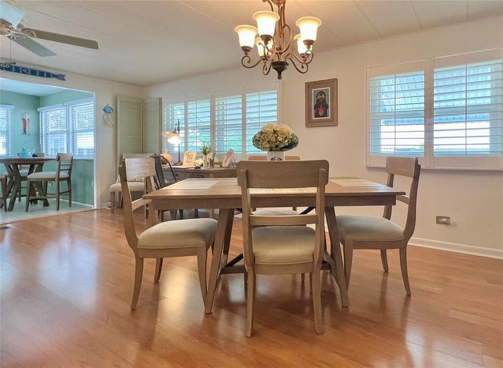 Active With Contract: $174,900 (2 beds, 2 baths, 1208 Square Feet)