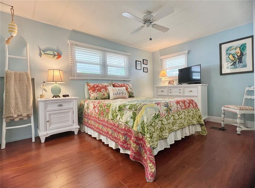 Active With Contract: $174,900 (2 beds, 2 baths, 1208 Square Feet)