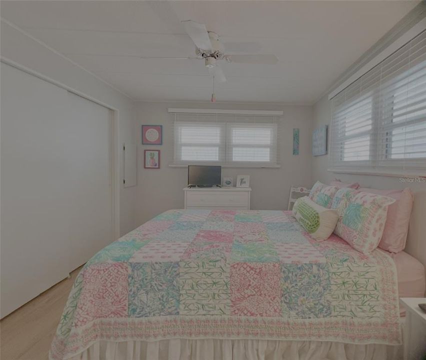 Active With Contract: $174,900 (2 beds, 2 baths, 1208 Square Feet)