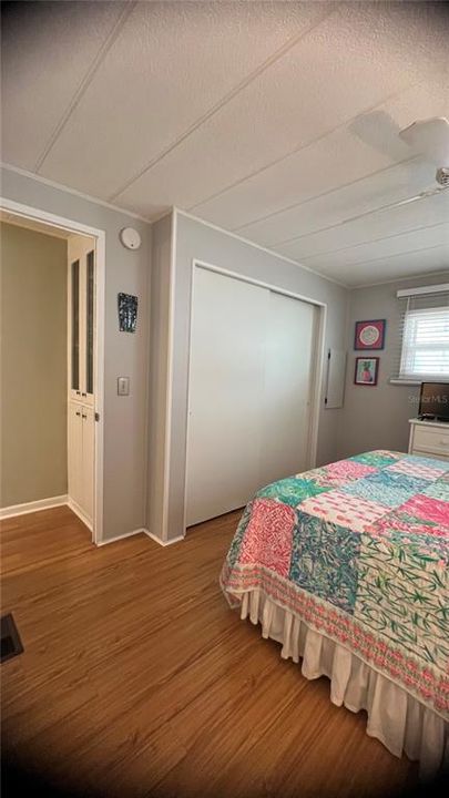 Active With Contract: $174,900 (2 beds, 2 baths, 1208 Square Feet)
