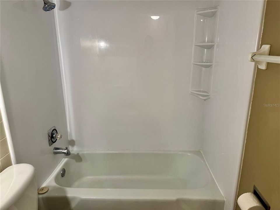 For Sale: $135,000 (2 beds, 1 baths, 960 Square Feet)