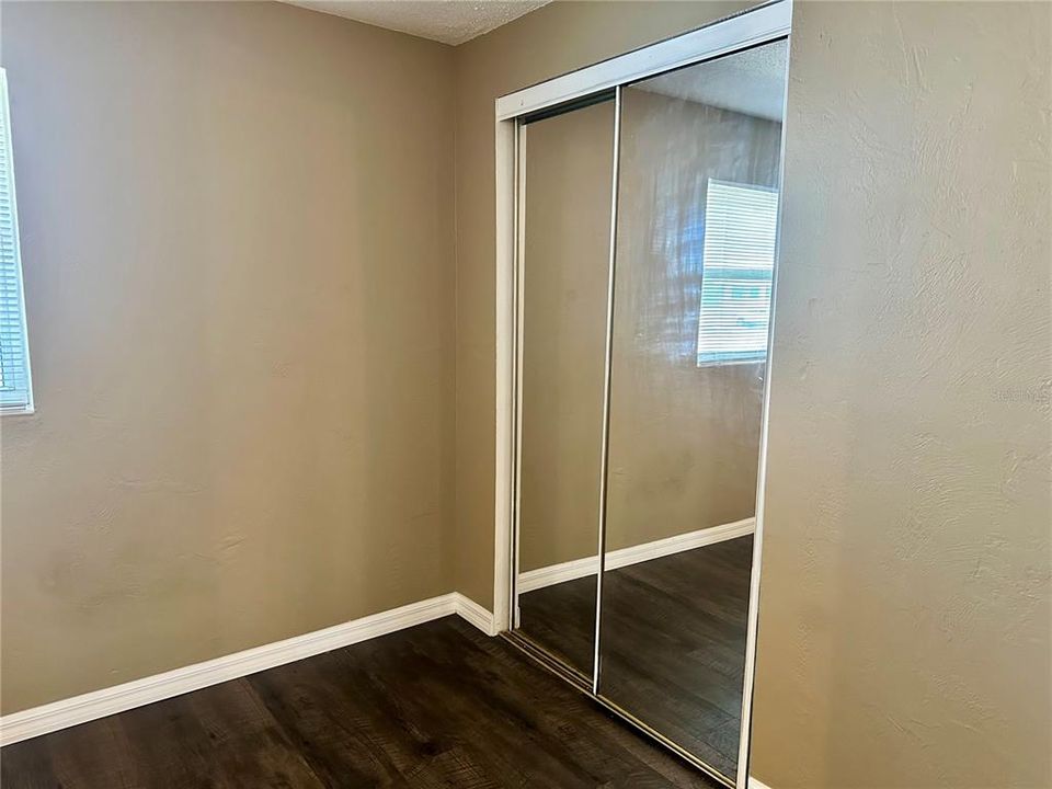 For Sale: $135,000 (2 beds, 1 baths, 960 Square Feet)