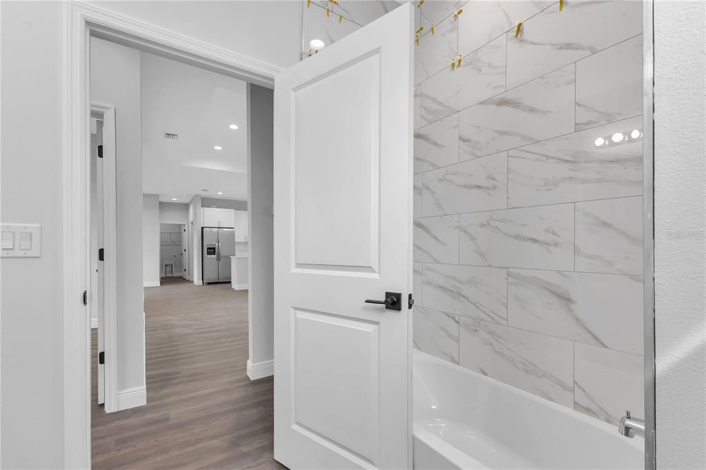 出租: $2,100 (4 贝兹, 2 浴室, 1674 平方英尺)