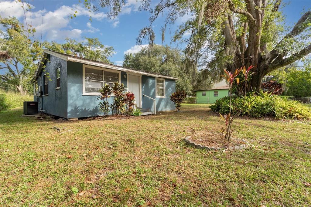 На продажу: $169,900 (2 спален, 1 ванн, 767 Квадратных фут)