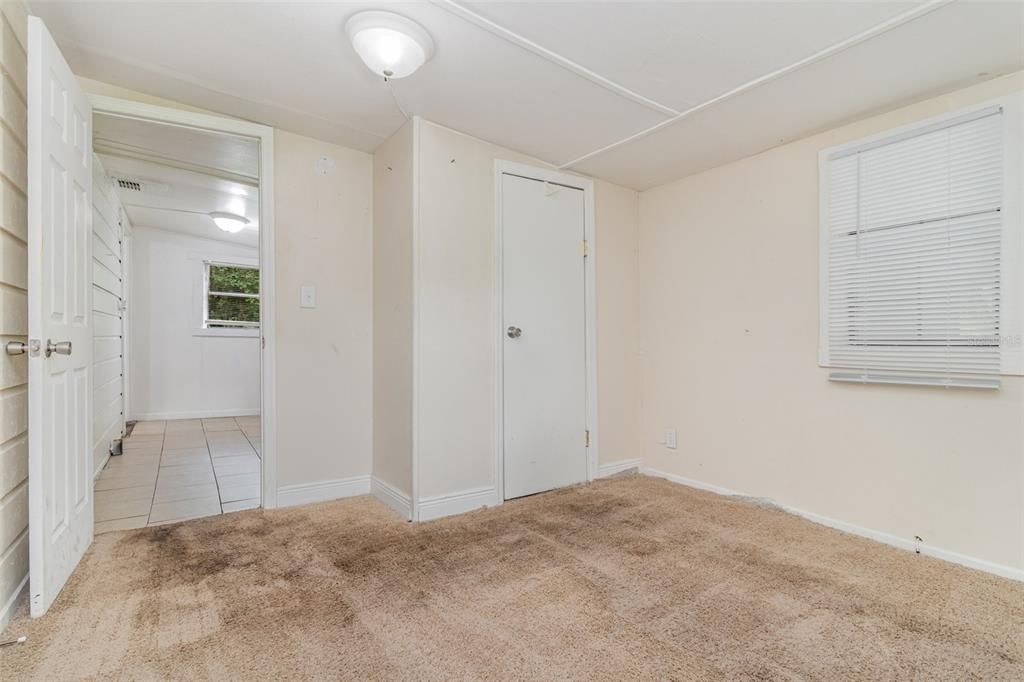 На продажу: $169,900 (2 спален, 1 ванн, 767 Квадратных фут)