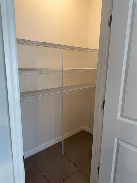 出租: $3,350 (4 贝兹, 2 浴室, 2281 平方英尺)