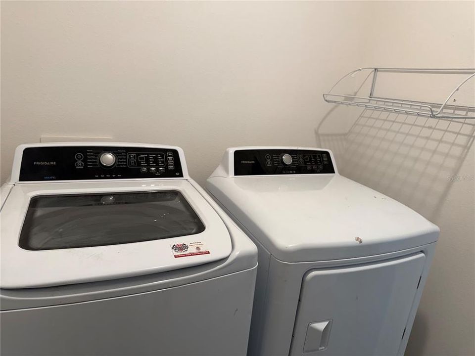 出租: $3,350 (4 贝兹, 2 浴室, 2281 平方英尺)