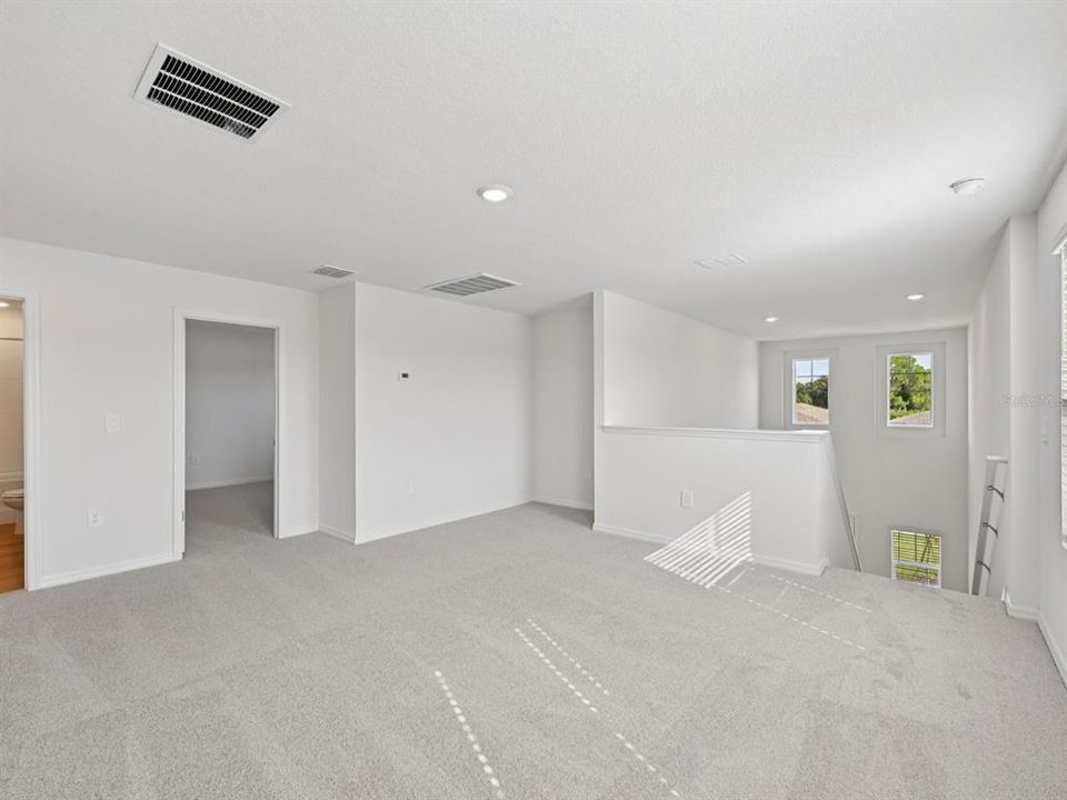 Под контрактом: $346,170 (4 спален, 2 ванн, 2168 Квадратных фут)