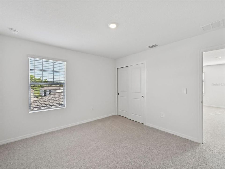 Под контрактом: $346,170 (4 спален, 2 ванн, 2168 Квадратных фут)