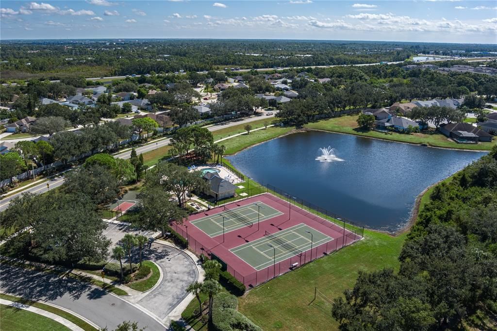 合同活跃: $425,000 (4 贝兹, 2 浴室, 1868 平方英尺)