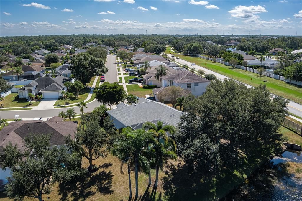 合同活跃: $425,000 (4 贝兹, 2 浴室, 1868 平方英尺)