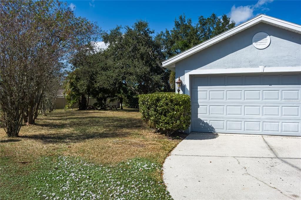 合同活跃: $425,000 (4 贝兹, 2 浴室, 1868 平方英尺)