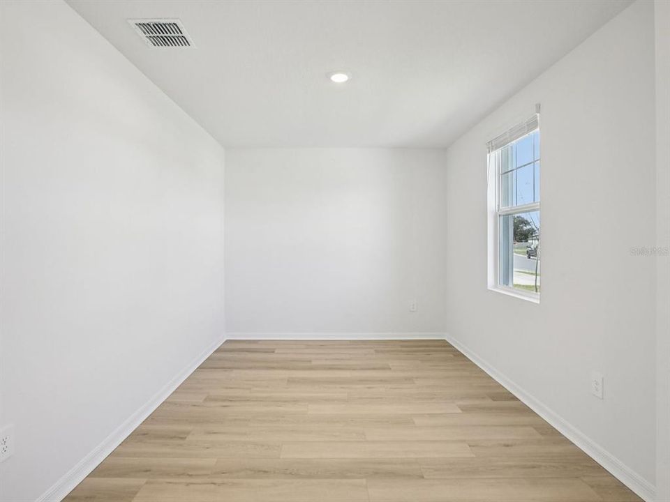 На продажу: $380,100 (4 спален, 2 ванн, 2503 Квадратных фут)