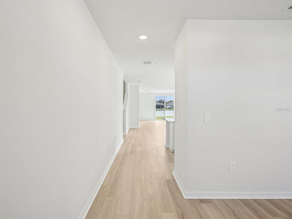 На продажу: $380,100 (4 спален, 2 ванн, 2503 Квадратных фут)