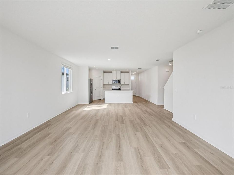 На продажу: $380,100 (4 спален, 2 ванн, 2503 Квадратных фут)